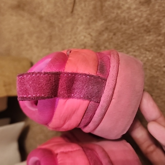 UGG LTA Tasman Thing Slippers - Picture 10 of 16